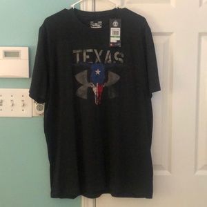 Men’s Large Under Armour tee. NWT